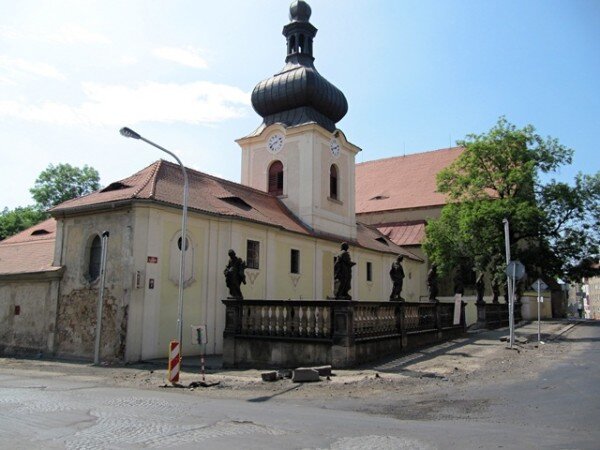 Kostel sv. Vavřince v Rumburku se po téměř 100 letech snad dočká opravy. Náklady na jeho obnovu jsou vyčísleny na 10 milionů korun. 