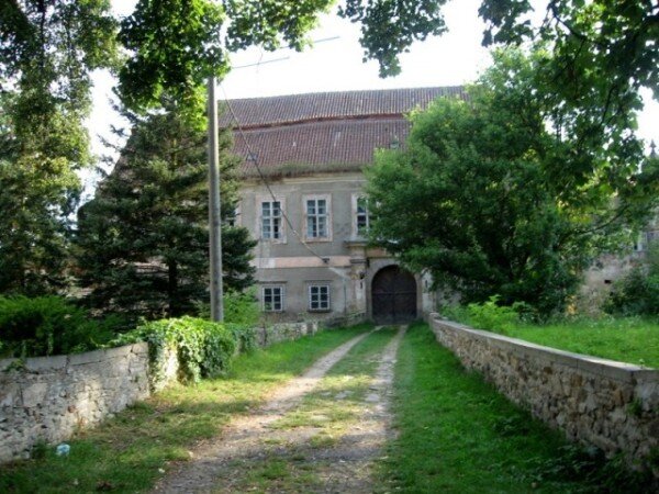 Na obnovu zámku v Červené Řečici půjde 620 tisíc korun z Programu záchrany architektonického dědictví. 