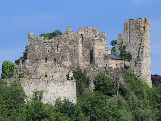 Cornštejn představuje cenný doklad vývoje středověkého feudálního sídla a pevnostní architektury v torzální podobě. 