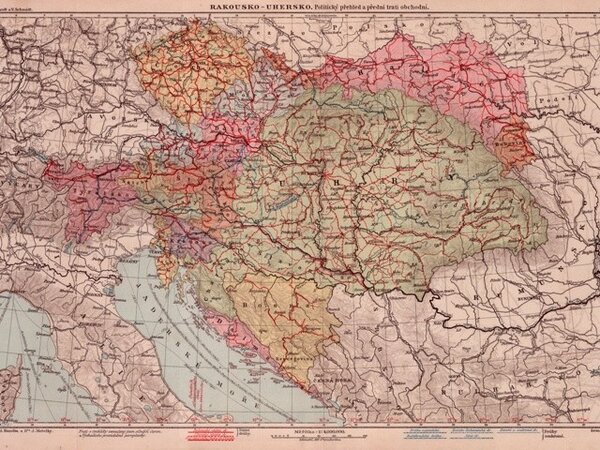 Reprofoto politické mapy Rakouska-Uherska, která byla upravena roku 1914 (ilustrační foto).