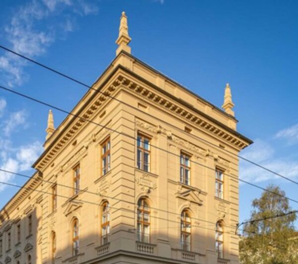 Obnovená budova školy | © KEIMFARBEN, s. r. o.