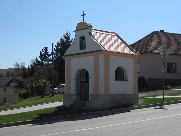 Kaple sv. Jana Nepomuckého v obci Kněžice