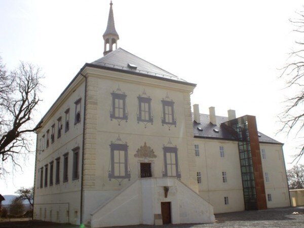 Účastníky konference čeká také exkurze na zámek Svijany. 