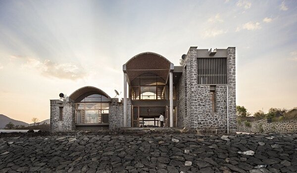 Shah House v Indii od architektky Anupamy Kundoo