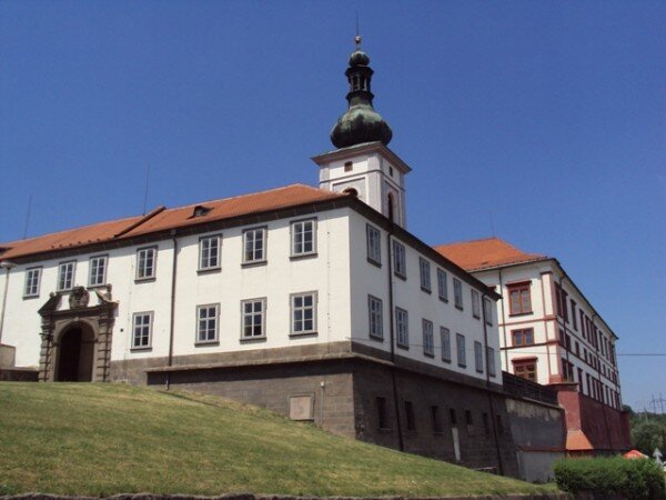 Státní zámek Zákupy je jednou z nejcennějších památek v Libereckém kraji a ojedinělou ukázkou císařské habsburské rezidence. 