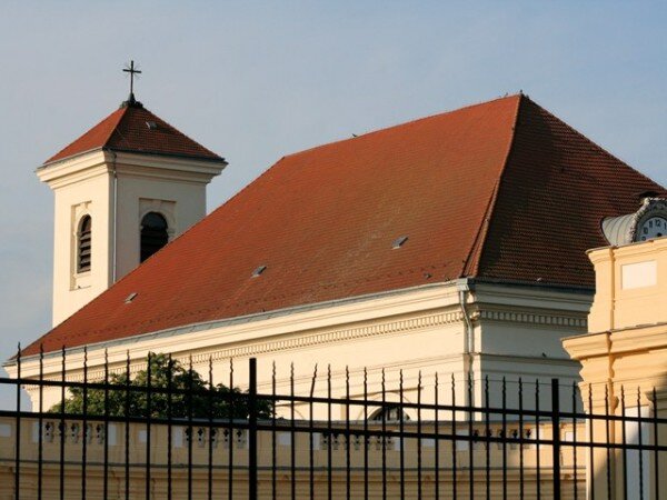 Pomohou nanotechnologie při ochraně památek? Výzkum naznačuje, že ano. Kostel Vzkříšení Páně ve Slavkově u Brna.