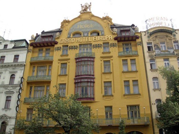 Hotel Evropa byl známý po celém světě nejen díky své secesní výzdobě, ale i pro svou vyhlášenou kuchyni a prvotřídní služby. 