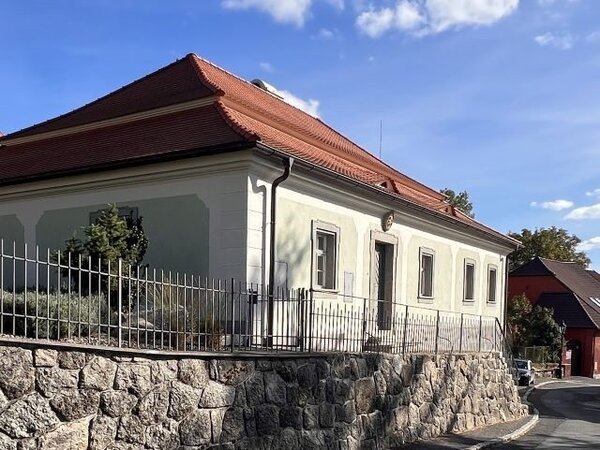 Obnovený dům U Tří růží v Nepomuku