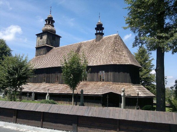Dřevěný kostel Všech svatých v Sedlištích.