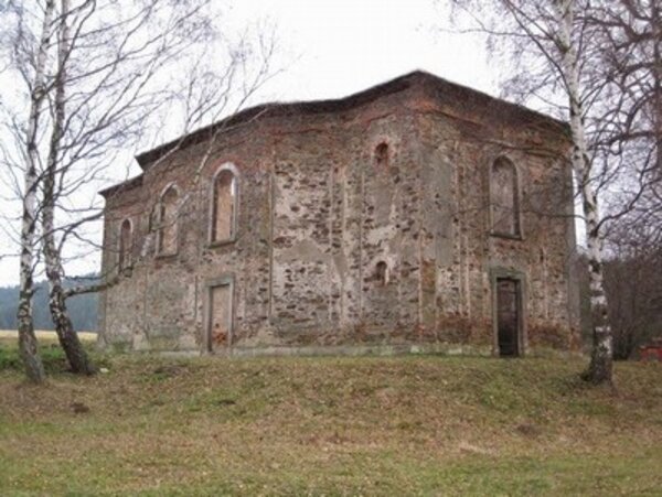 Kostel sv. Blažeje v Branišově na archivním snímku z listopadu 2009.