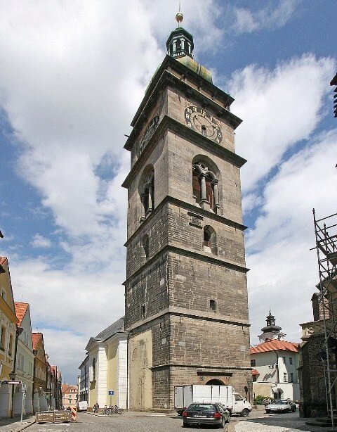 Obnova Bílé věže by měla stát 78 milionů korun, dokončena by měla být do konce roku 2014. Po dobu rekonstrukce bude návštěvníkům uzavřena.