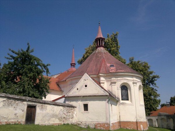 Poutní kostel sv. Ducha v Římově (ilustrační fotografie).