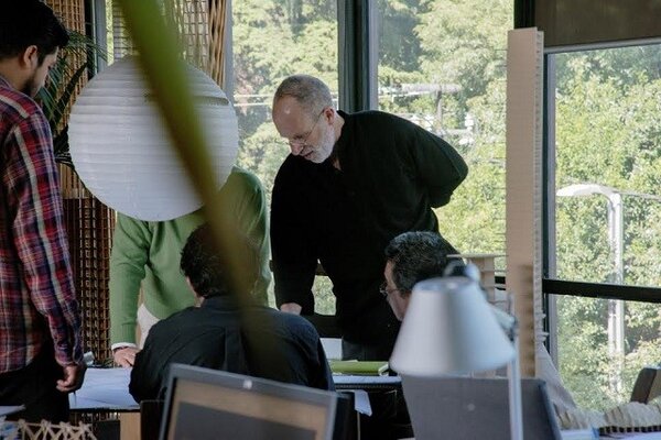 Na devátém ročníku konference Křižovatky architektury bude přednášet mexický architekt Alberto Kalach.