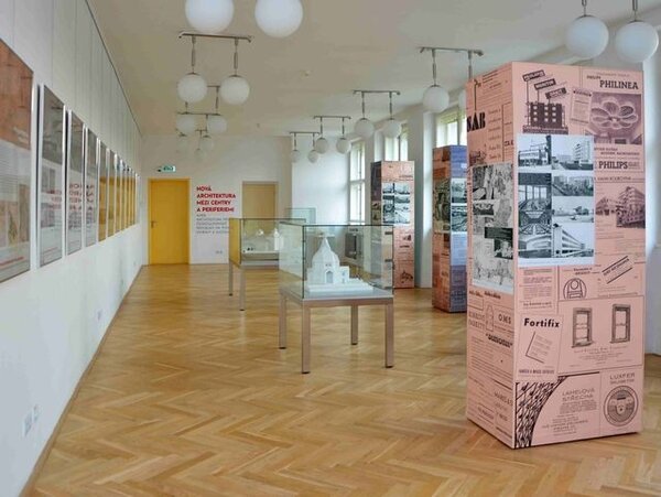 Výstava Nová architektura mezi centry a periferiemi je k vidění v ostravském sídle Národního památkového ústavu.