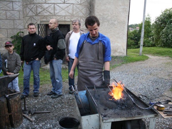 Na semináři se bude hovořit o tradičních řemeslech, například o kovářství (ilustrační snímek).