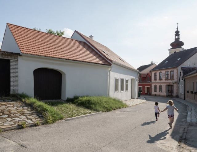 Vítězná realizace obnovy rodinného domu v Trhových Svinech Jiřího a Barbory Weinzettlových