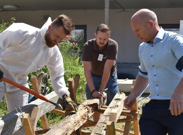 Na semináři Paměť dřeva nechyběly ani praktické ukázky.