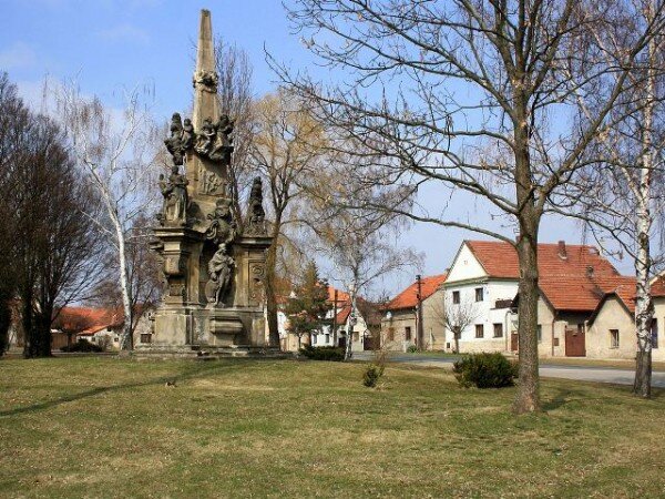 V roce 2014 byla z fondu kultury a obnovy památek přidělena dotace na první etapu restaurování morového sloupu v Chlumíně.