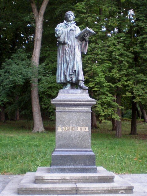 Loni uplynulo 500 let od chvíle, kdy Martin Luther zveřejnil své teze proti odpustkům ve Wittenbergu.