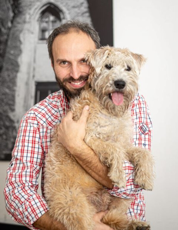 Aleš Kozák s rodinným parťákem Artem