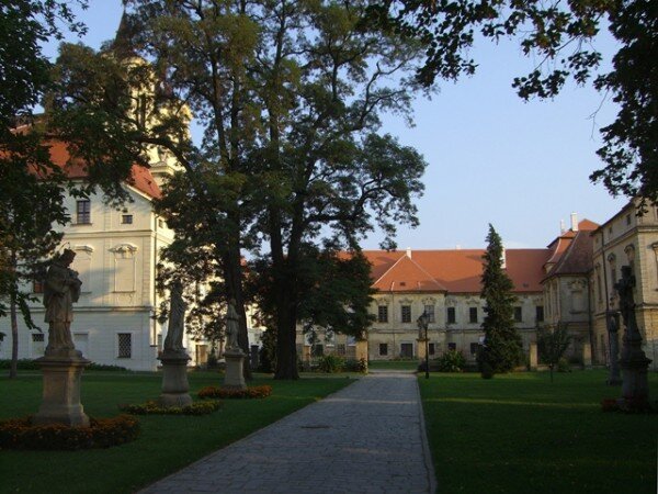 Benediktinský klášter v Rajhradě je jedním z míst, jejichž fotografie mohou být zařazeny do soutěže.