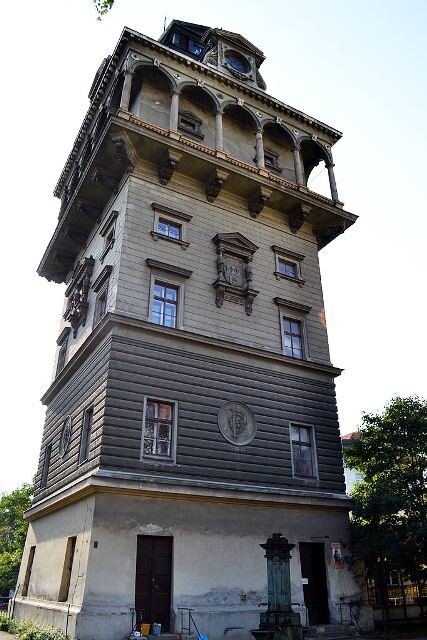 Vodárenská věž bude i nadále sloužit domu dětí a mládeže.