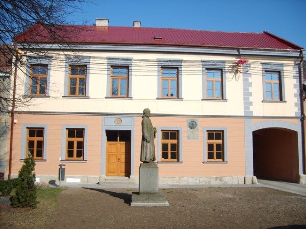 Muzeum Františka Skopalíka v Záhlinicích u Hulína bylo znovuotevřeno po rekonstrukci 16. června 2012.
