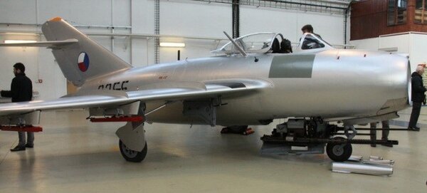 Zrekonstruovaný stíhací bombardér MiG-15bis SB byl představen v Leteckém muzeu Kbely.