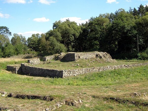 Součástí Archeologické mapy České republiky je mimo jiné archeologické naleziště Mstěnice. 