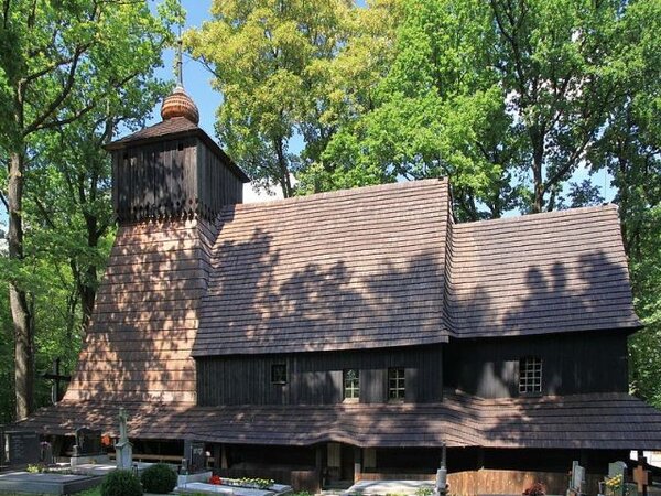 Kostel Božího těla v Třinci-Gutech na archivním snímku
