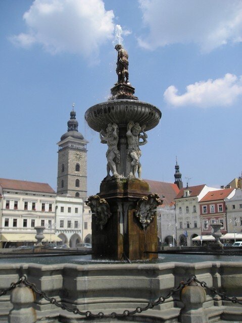 Samsonova kašna na náměstí Přemysla Otakara II. v Českých Budějovicích