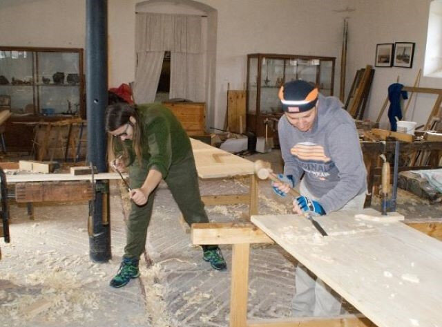 Truhlářské kurzy jsou otevřené široké veřejnosti (ilustrační foto z Horní tvrze v Kestřanech).