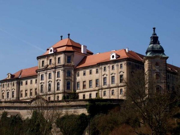 Mezi loňským úspěšnými projekty byl také klášter Chotěšov, který získal od dárců a Ery dohromady téměř 59 tisíc korun na úpravu průjezdu a vchodu do kláštera.