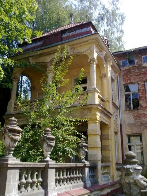 Jedním ze zanedbaných objektů v Mariánských Lázních je také hotel Kavkaz. I jeho majiteli nabízí město pomocnou ruku k zlepšení stavu objektu.