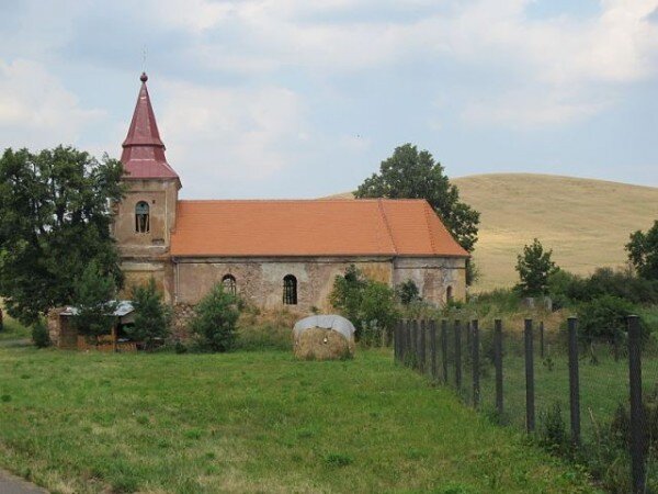 Kostel sv. Jiljí v Libyni patří mezi ohrožené památky na Lounsku. Pomoci se mu snaží neotřelý charitativní festival.