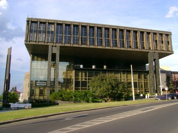 V nové budově Národního muzea se bude 20. října 2011 konat odborný seminář na téma technologické možnosti při obnově fasád historických staveb.  