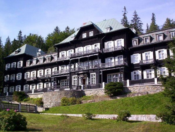 Mezi nejznámější a nejkrásnější lázně na Moravě patří i Karlova Studánka (ilustrační foto).