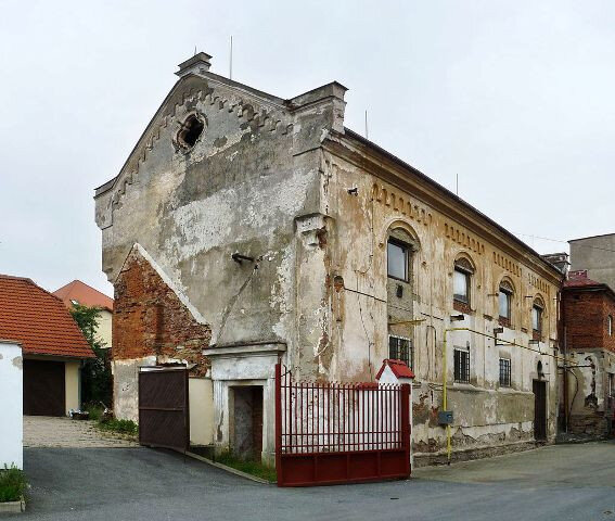 Novorománská maloměstská synagoga byla letos prohlášena za kulturní památku.