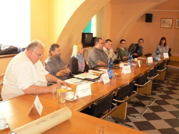 Na tiskové konferenci Národního památkového ústavu prezentovali novinky na jihočeských hradech a zámcích také jejich kastelánky a kasteláni.