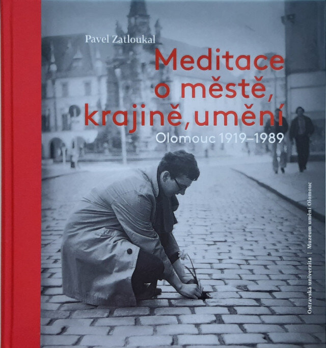 O tuto luxusní publikaci můžete soutěžit s portálem PROPAMÁTKY do 15. října.