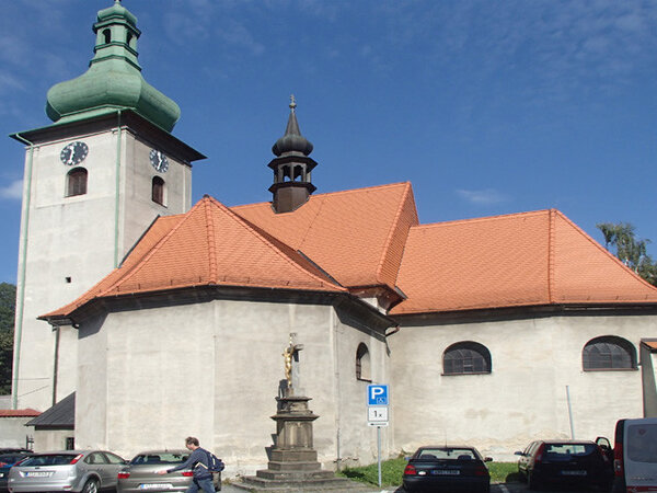 Na obnovu průčelí svatostánku byly použity omítkoviny od společnosti MC-Bauchemie.