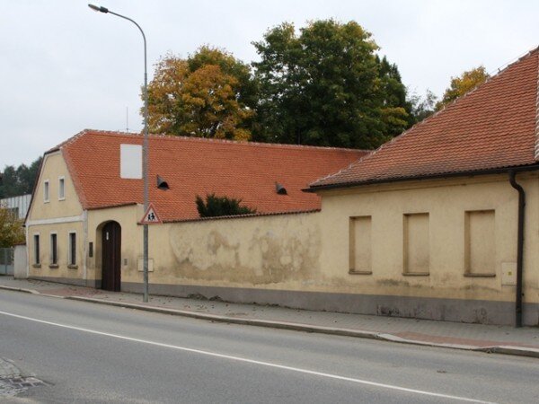 V zemědělské usedlosti - takzvaném Šmeralově domě - chce Muzeum Vysočiny Třebíč zřídit Centrum tradiční lidové kultury. 
