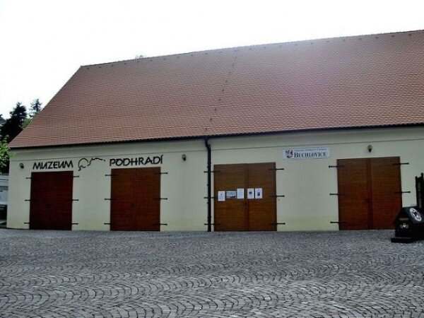Muzeum Podhradí v Buchlovicích zve na výstavu Prsty boží v krajině mapující drobné sakrální památky jižní Moravy.