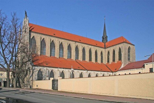 Součástí areálu bývalého cisterciáckého kláštera, kde byly objeveny dosud středověké stavby, je také monumentální gotická katedrála Nanebevzetí Panny Marie.   