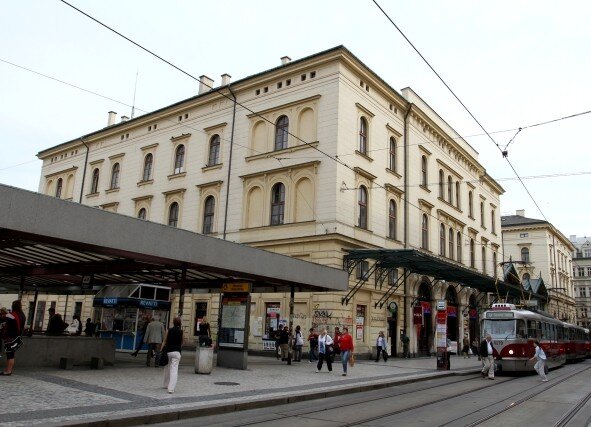 Na Masarykově nádraží v Praze je až do 20. ledna 2013 k vidění putovní výstava Má vlast 2012 představující opravené památky a místa naší vlasti. 