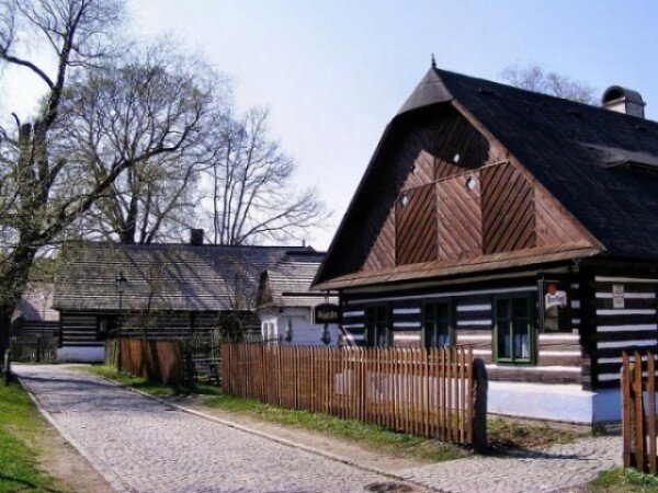 Památková rezervace lidové architektury Betlém v Hlinsku náleží do Souboru lidových staveb Vysočina, jehož správcem je Národní památkový ústav, územní odborné pracoviště v Pardubicích.