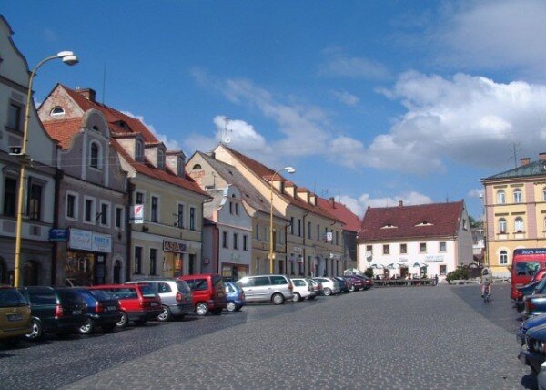 Revitalizace náměstí a okolních ulic Hrádku nad Nisou stála 68 milionů korun. Město si ji mohlo dovolit jen díky dotaci z regionálního operačního programu, která pokryla většinu nákladů. 