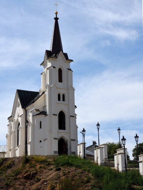 Obnovená kaple sv. Kříže je opět důstojnou dominantou města Pelhřimova.