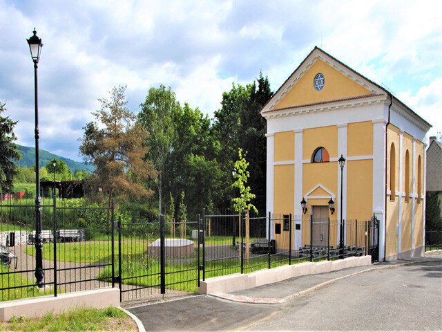 Celkový pohled na obnovenou synagogu