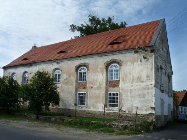 V obnovené synagoze ve Čkyni by mělo fungovat přeshraniční informační centrum, muzeum židovské kultury, knihovna, galerie a víceúčelové sály. 